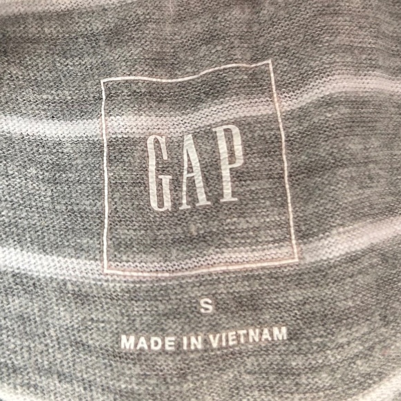 BUY 2 GET 1 FREE on any items $15 or less Gap short sleeve grey striped tee S - Picture 3 of 5